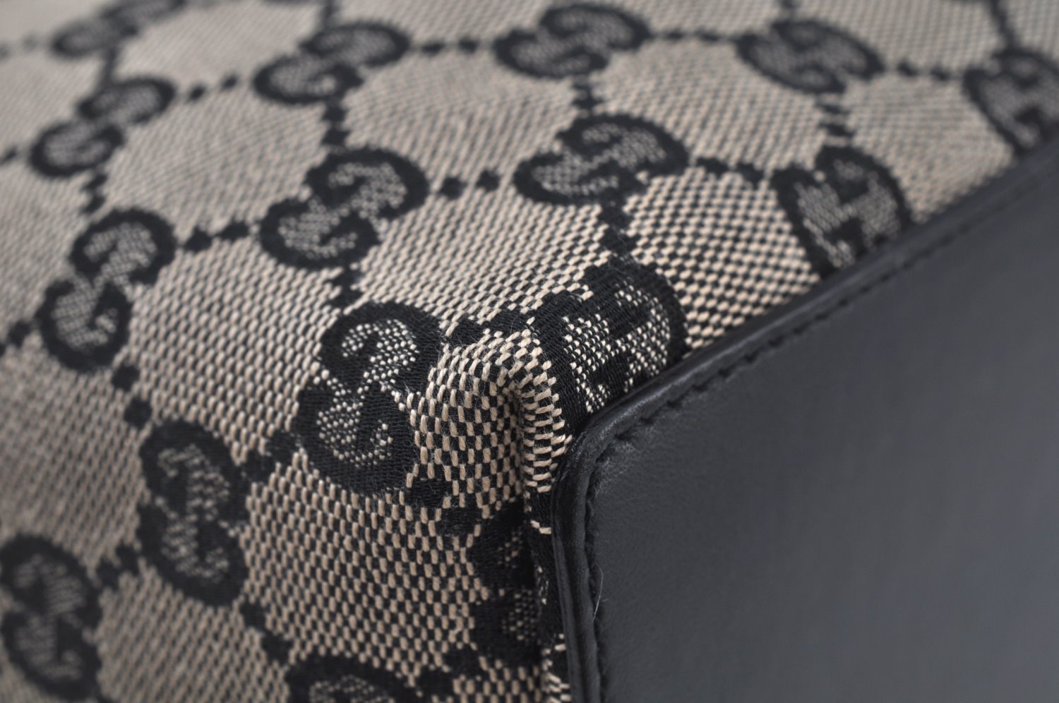 Authentic GUCCI Vintage Shoulder Tote Bag GG Canvas Leather Black K9514