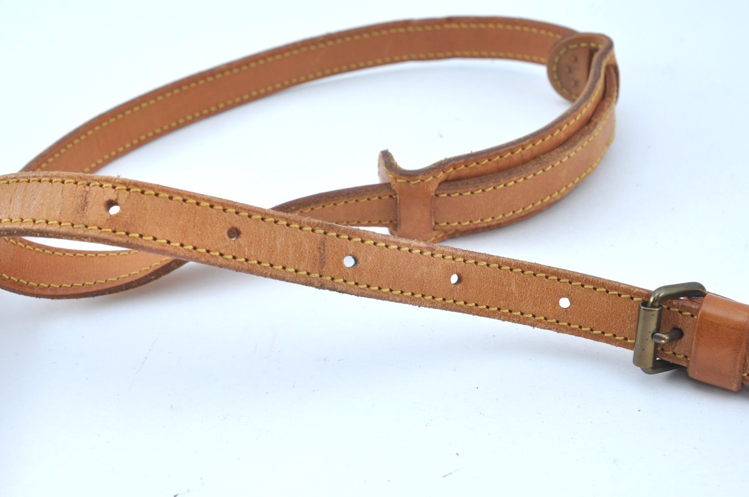 Authentic Louis Vuitton Leather Shoulder Strap Beige 47.6-54.7