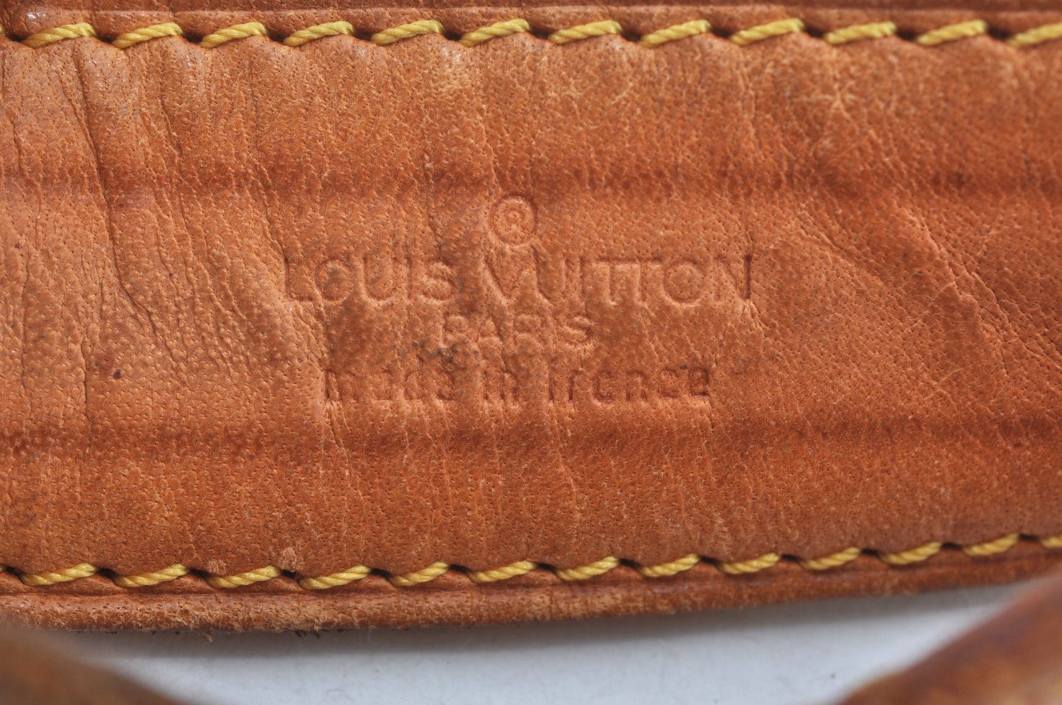 Authentic Louis Vuitton Leather Shoulder Strap Beige 47.6-54.7