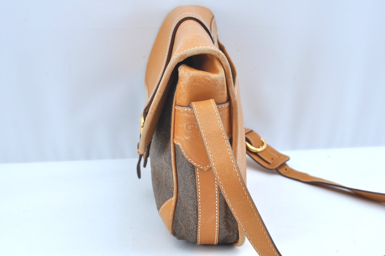 Authentic GUCCI Shoulder Cross Body Bag GG Canvas Leather Brown K9529