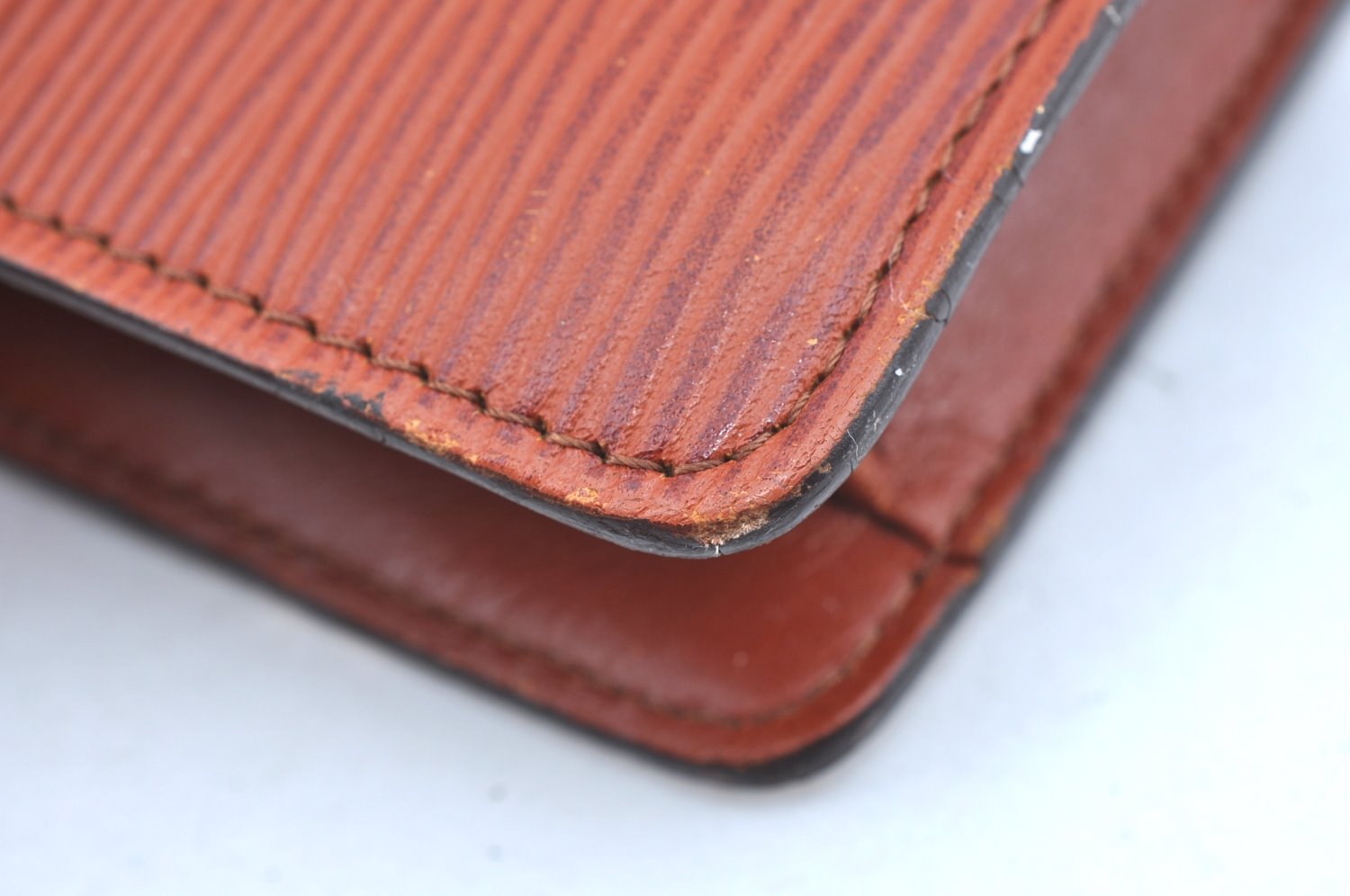 Authentic Louis Vuitton Epi Montaigne 23 Clutch Hand Bag Brown M52663 LV K9531