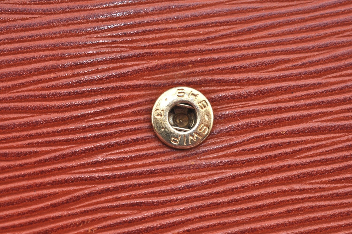 Authentic Louis Vuitton Epi Montaigne 23 Clutch Hand Bag Brown M52663 LV K9531