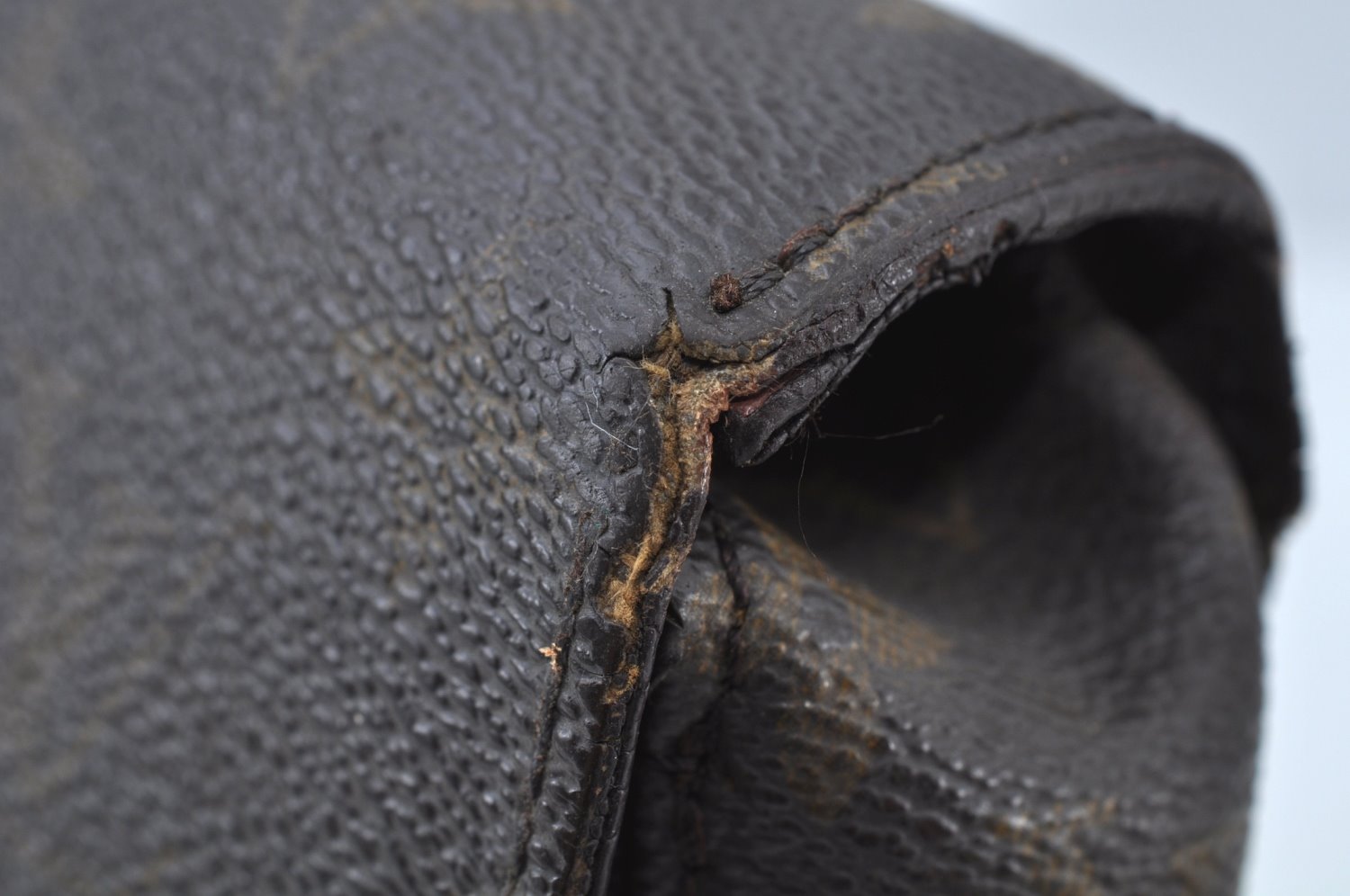 Authentic Louis Vuitton Monogram Saint Cloud GM M51242 Shoulder Cross Bag K9545