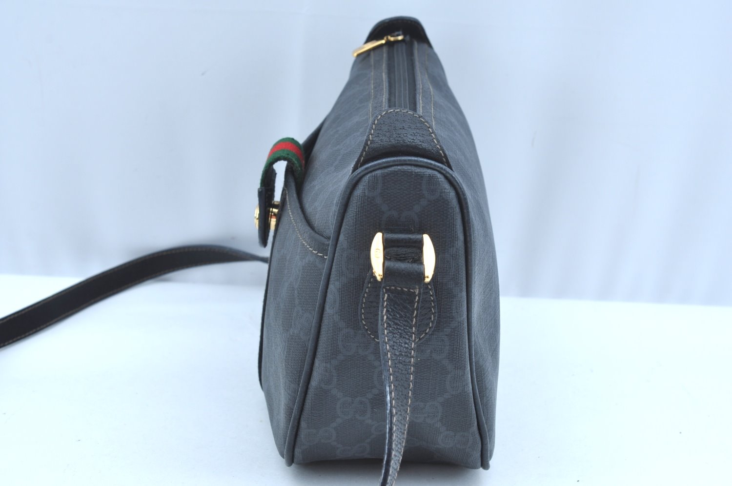 Authentic GUCCI Web Sherry Line Shoulder Cross Bag GG PVC Leather Black K9556