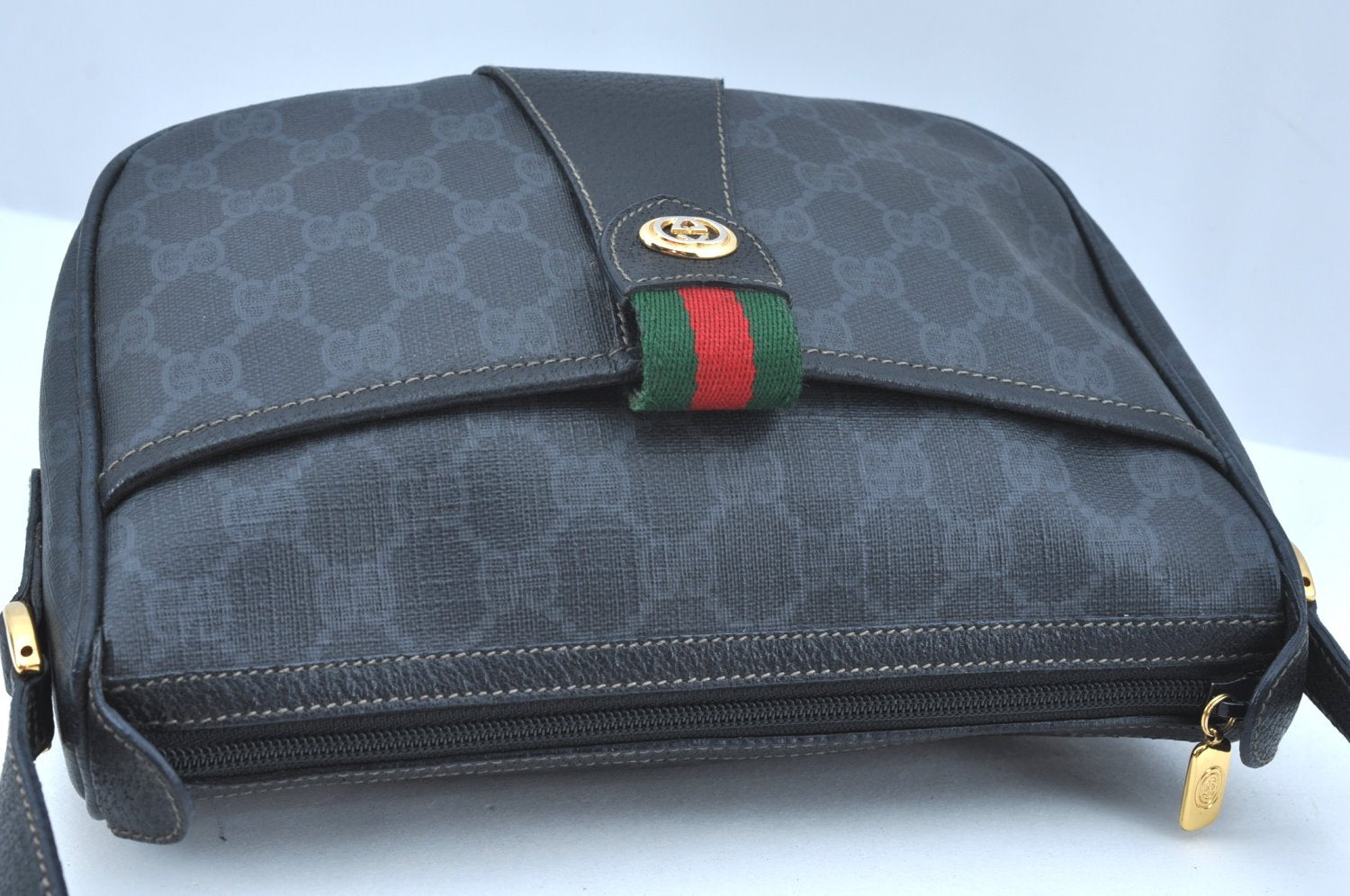 Authentic GUCCI Web Sherry Line Shoulder Cross Bag GG PVC Leather Black K9556