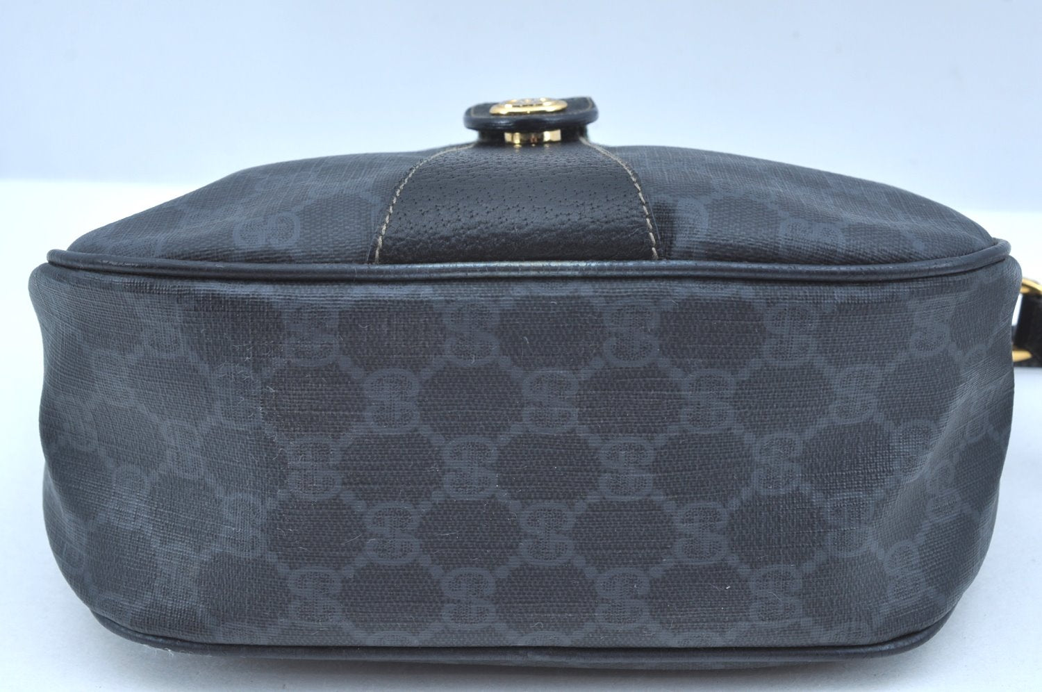 Authentic GUCCI Web Sherry Line Shoulder Cross Bag GG PVC Leather Black K9556