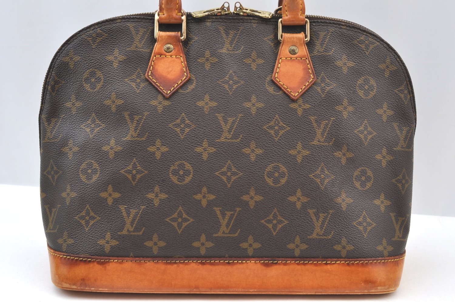 Authentic Louis Vuitton Monogram Alma Hand Bag Purse M51130 LV K9559