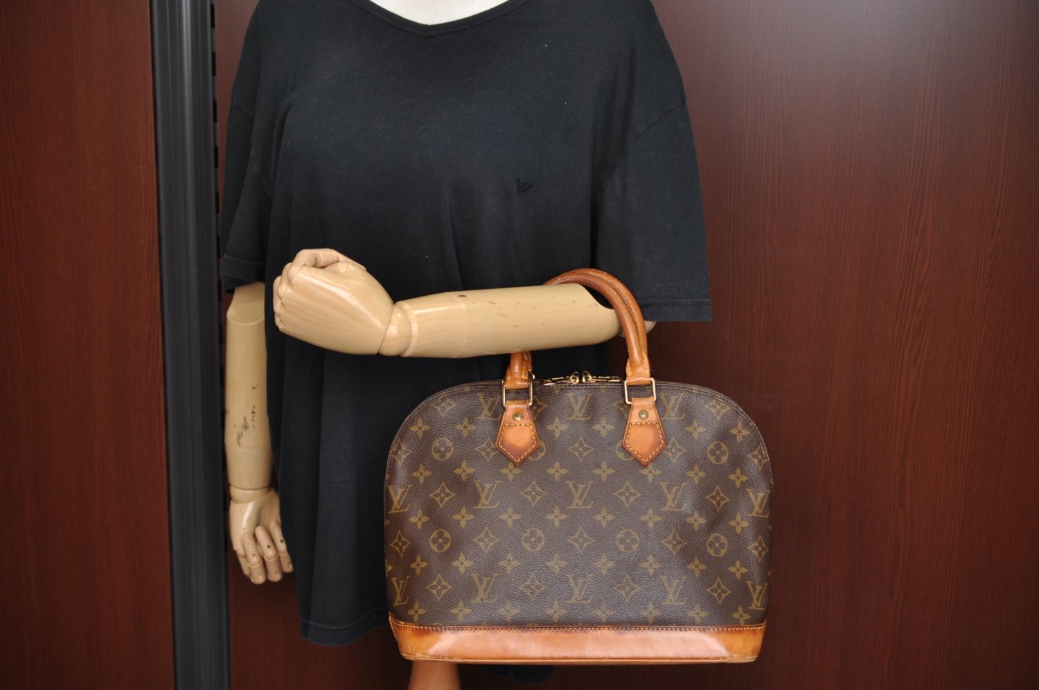 Authentic Louis Vuitton Monogram Alma Hand Bag Purse M51130 LV K9559