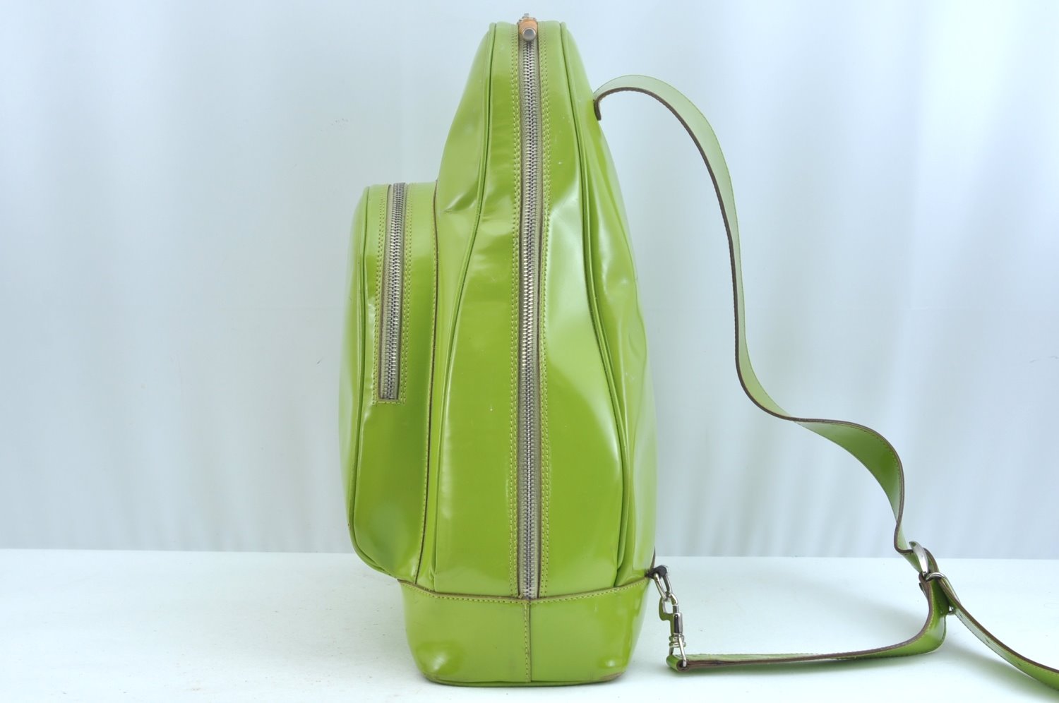 Authentic GUCCI Bamboo ShoulderBag Enamel Green Junk K9566