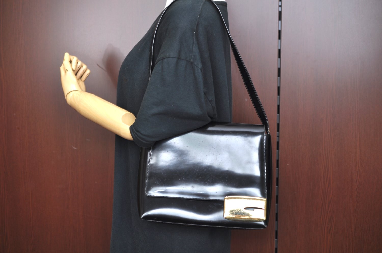 Authentic GUCCI Vintage ShoulderBag Leather Black Junk K9569