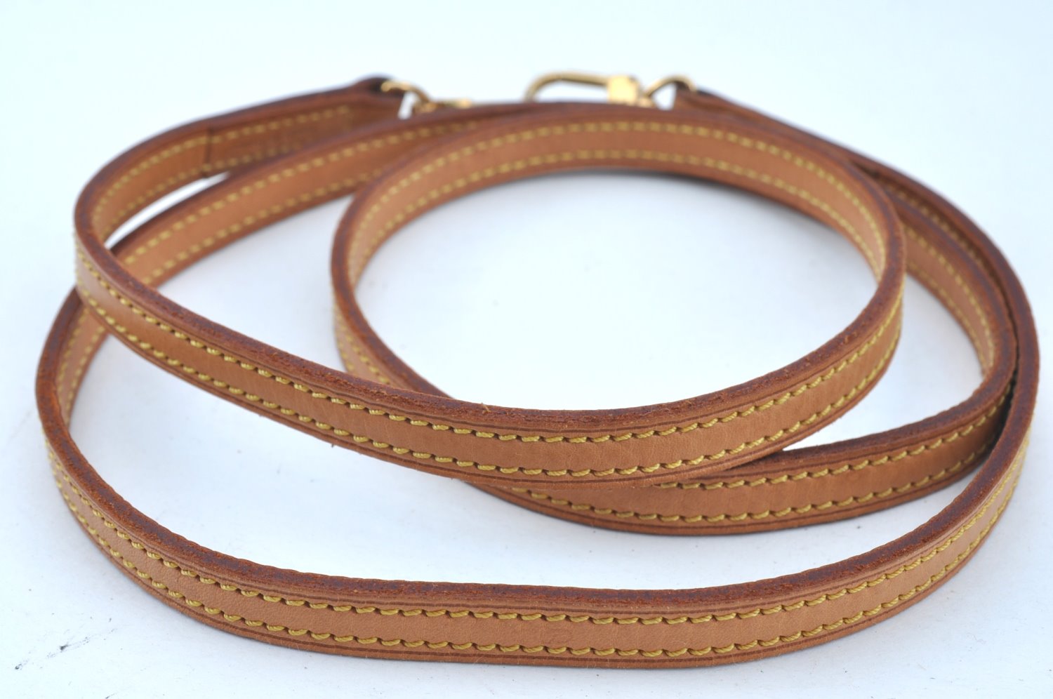 Authentic Louis Vuitton Leather Shoulder Strap Beige 46.9