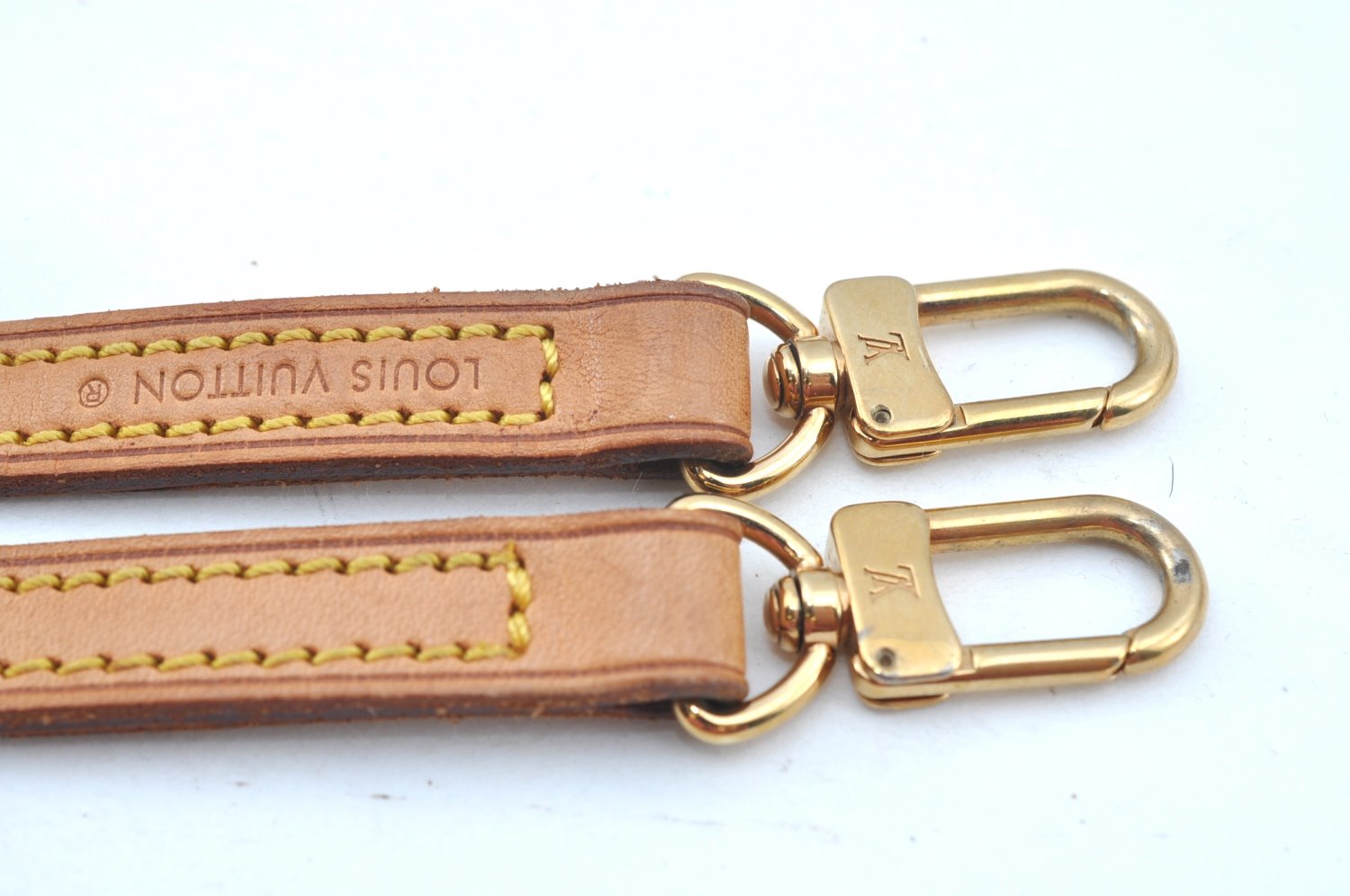 Authentic Louis Vuitton Leather Shoulder Strap Beige 46.9