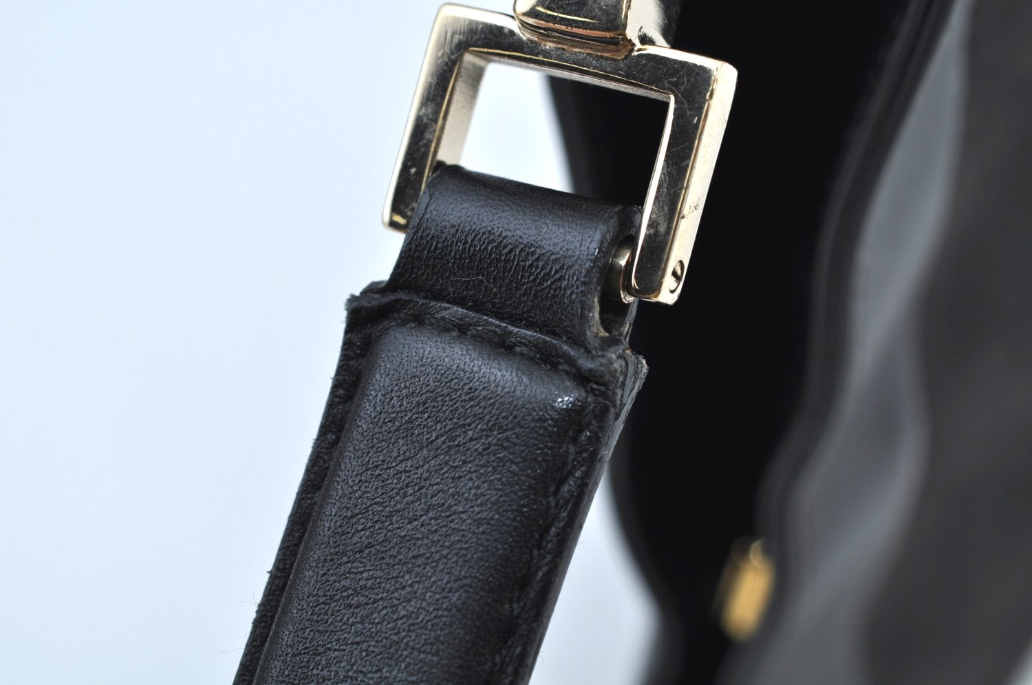 Authentic GUCCI Shoulder Bag GG Canvas Leather Black K9582