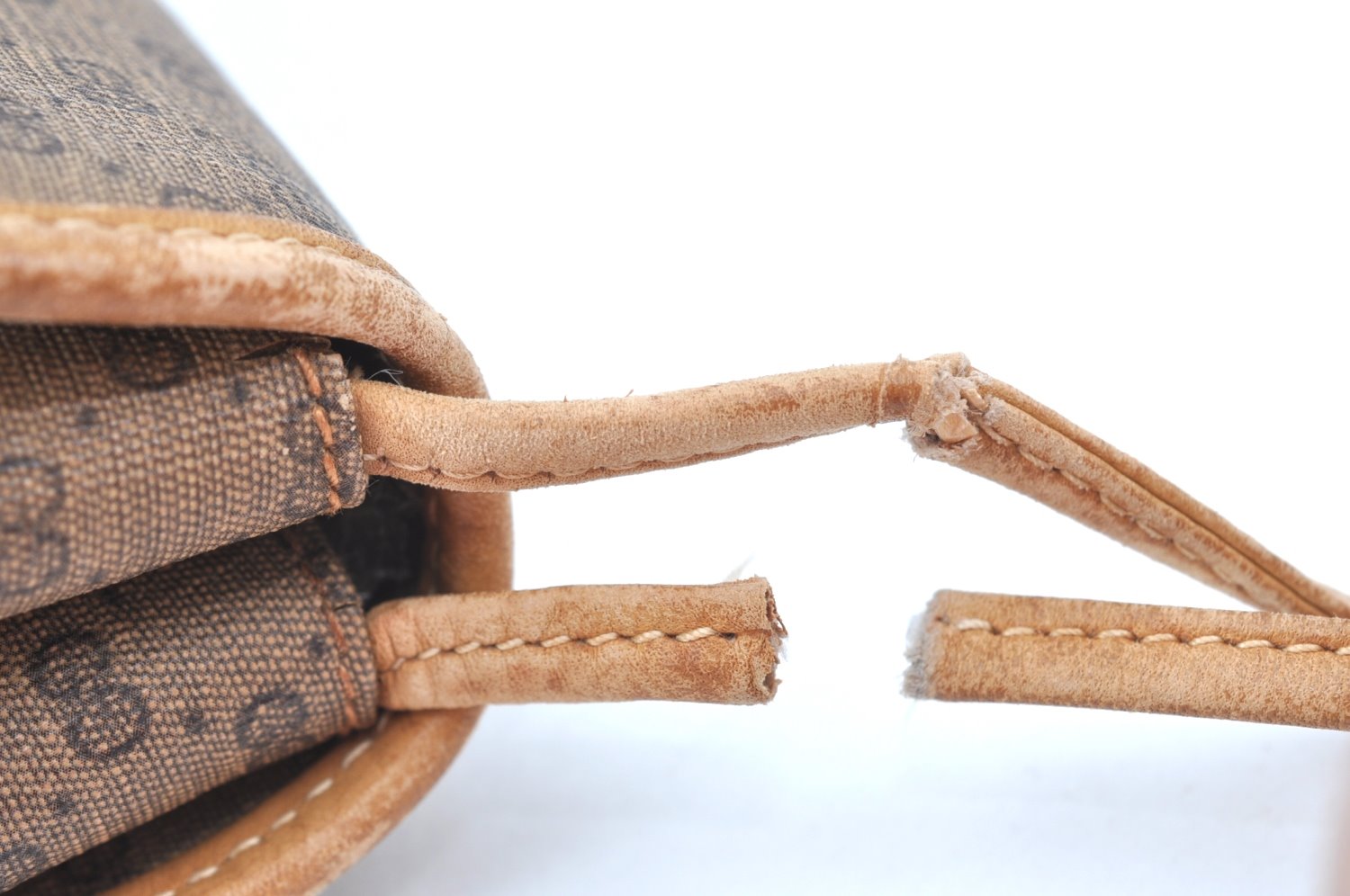 Authentic GUCCI Micro GG PVC Leather Shoulder Cross Body Bag Brown Junk K9590