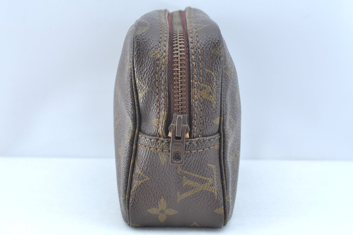 Auth Louis Vuitton Monogram Trousse Toilette 18 Clutch Hand Bag Old Model K9633