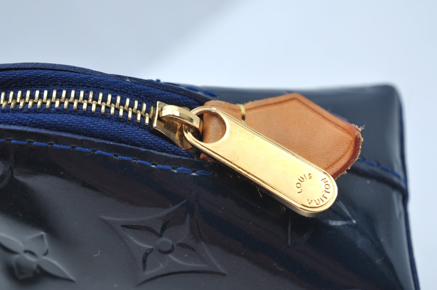 Auth Louis Vuitton Monogram Vernis Pochette Cosmetic Pouch Blue M90052 LV K9634