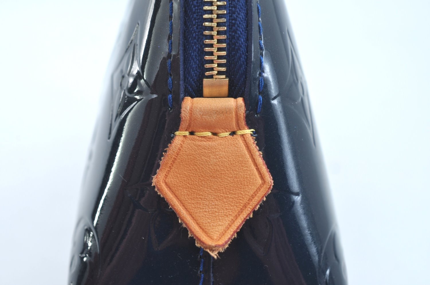 Auth Louis Vuitton Monogram Vernis Pochette Cosmetic Pouch Blue M90052 LV K9634