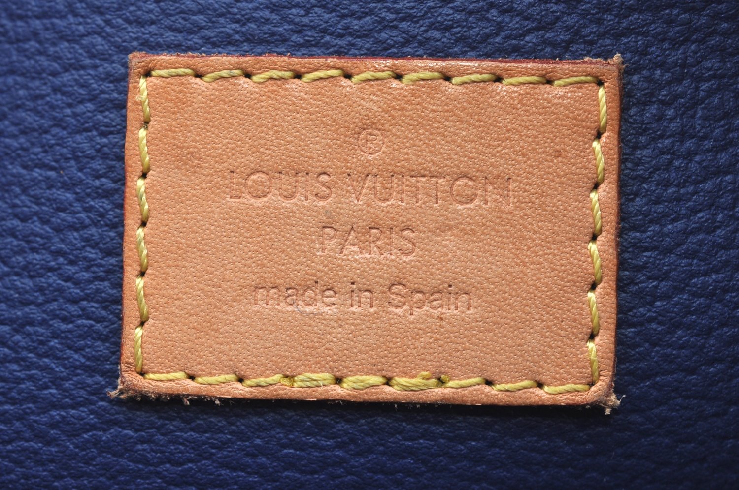 Auth Louis Vuitton Monogram Vernis Pochette Cosmetic Pouch Blue M90052 LV K9634