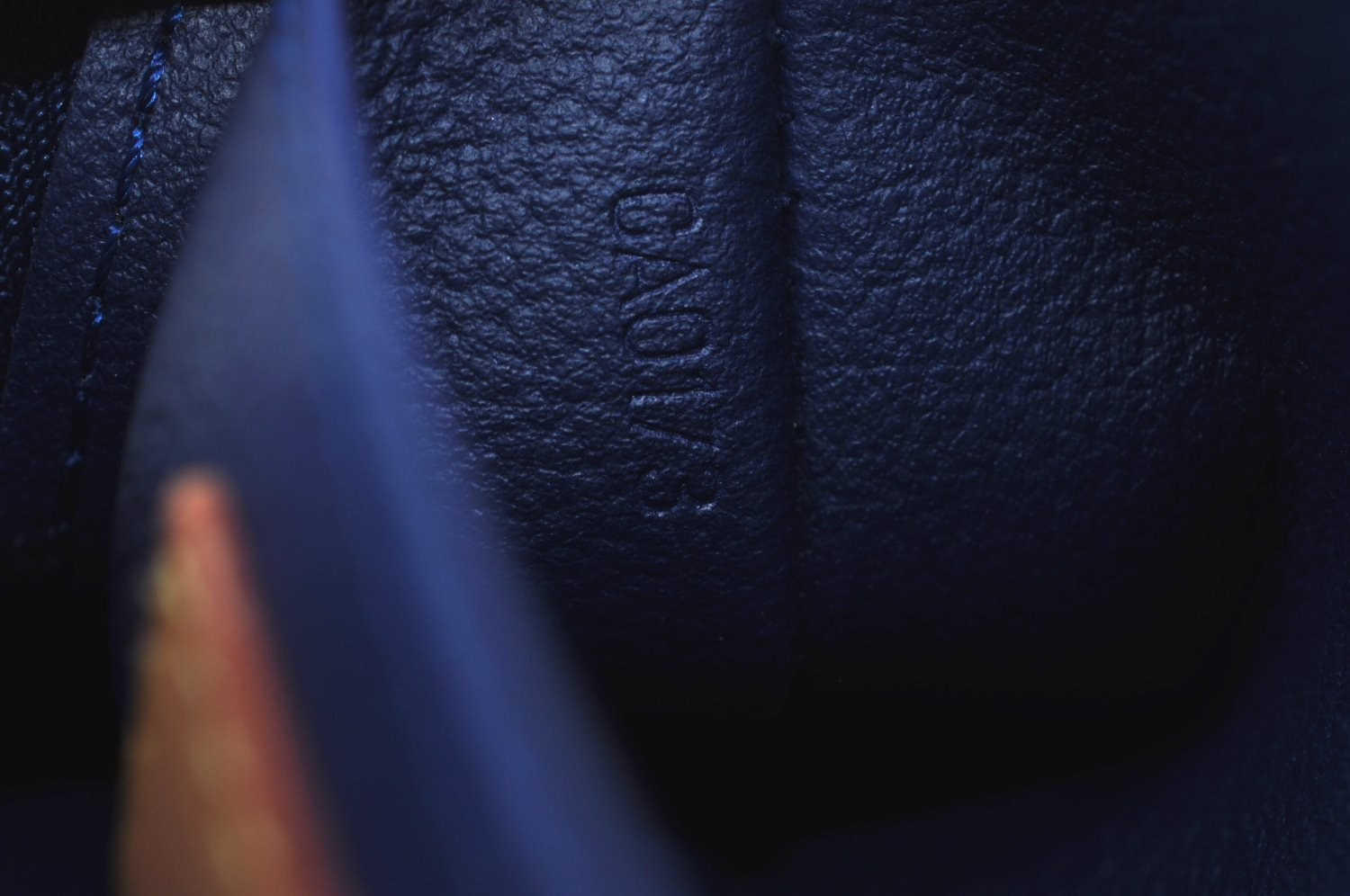 Auth Louis Vuitton Monogram Vernis Pochette Cosmetic Pouch Blue M90052 LV K9634