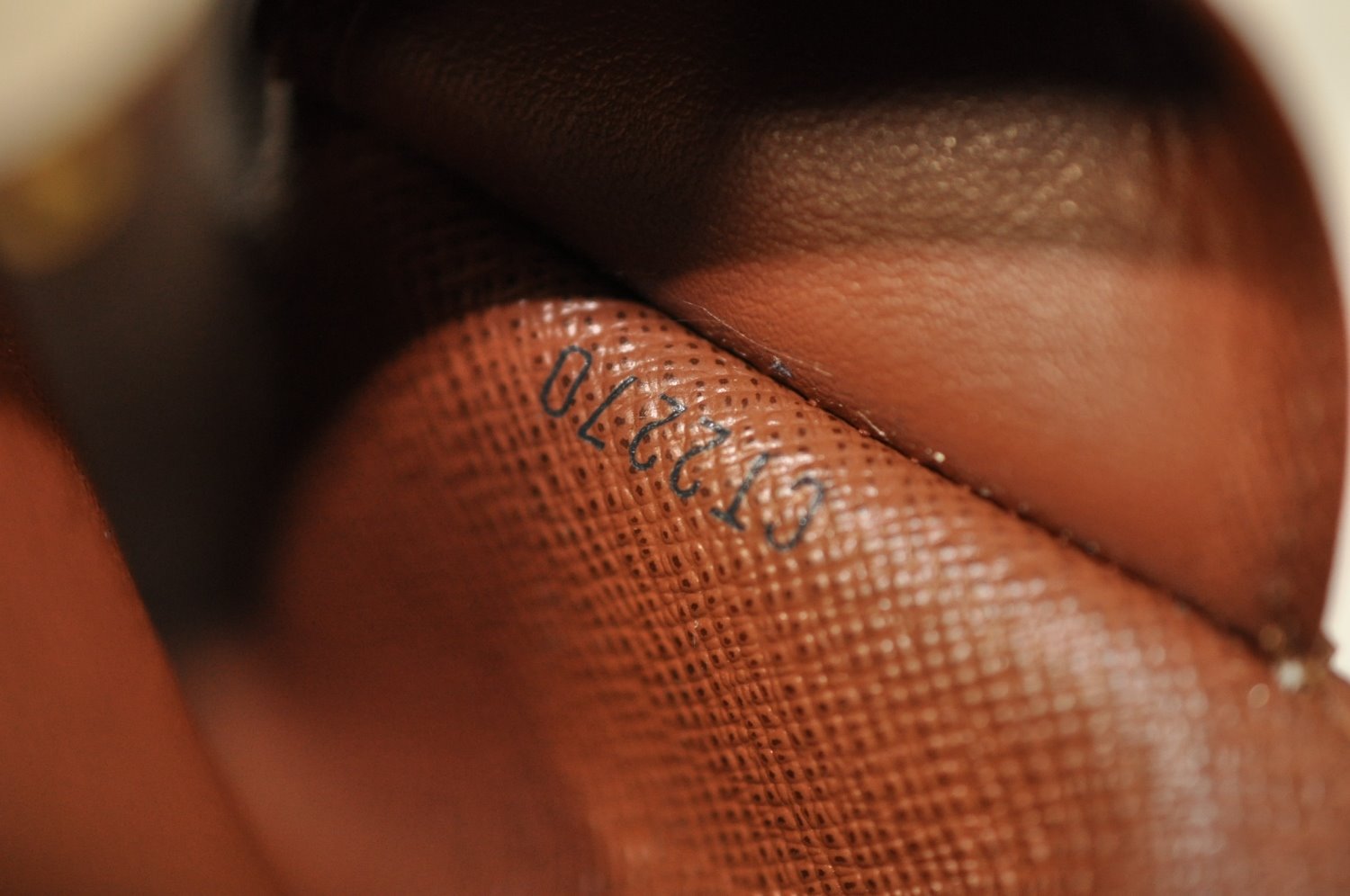 Authentic Louis Vuitton Monogram Multicles 6 Six Hooks Key Case M62630 LV K9641