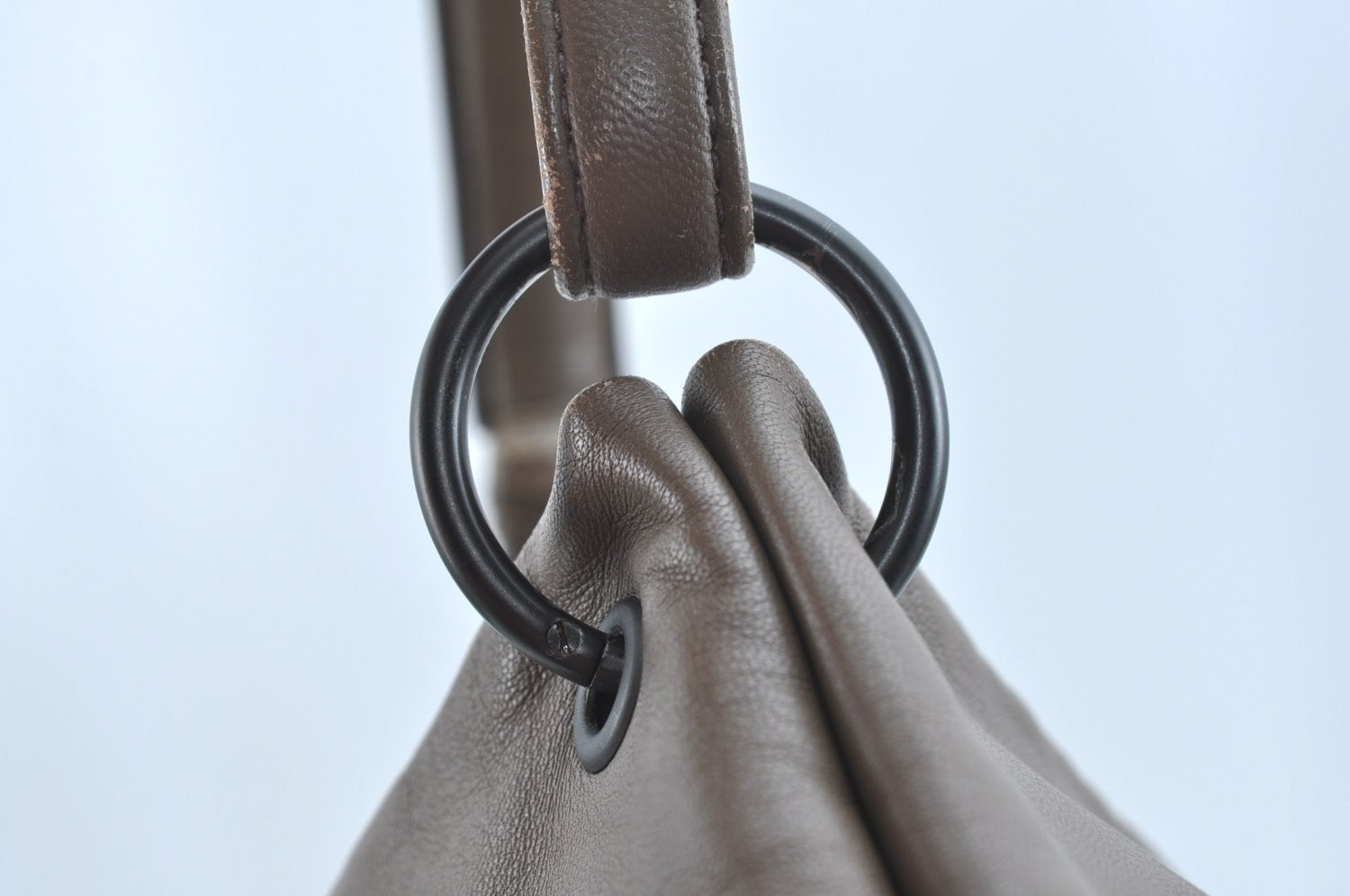 Authentic BOTTEGA VENETA Leather Shoulder Bag Brown K9657
