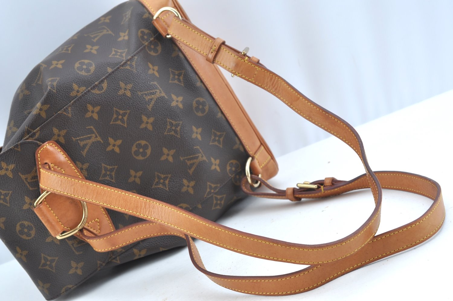 Authentic Louis Vuitton Monogram Montsouris MM Backpack M51136 LV K9669