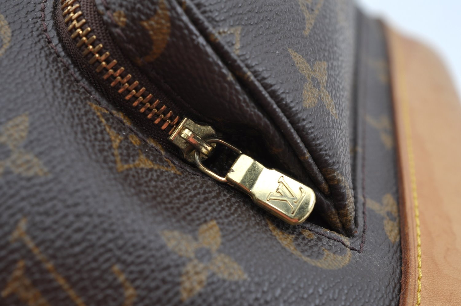 Authentic Louis Vuitton Monogram Montsouris MM Backpack M51136 LV K9669