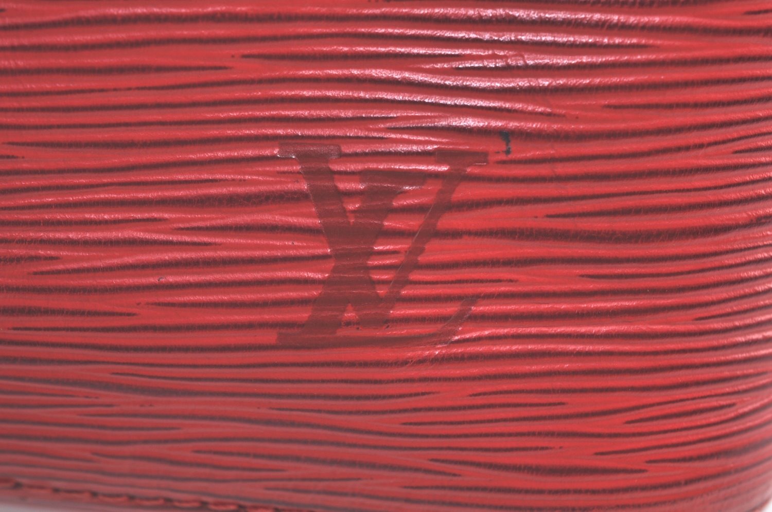 Authentic Louis Vuitton Epi Petit Noe Shoulder Drawstring Bag M44107 Red K9678