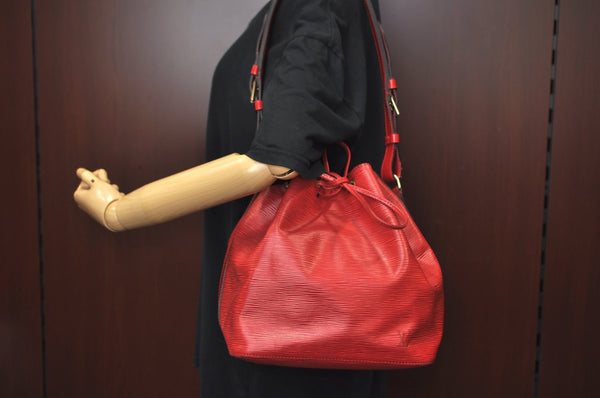 Authentic Louis Vuitton Epi Petit Noe Shoulder Drawstring Bag M44107 Red K9678