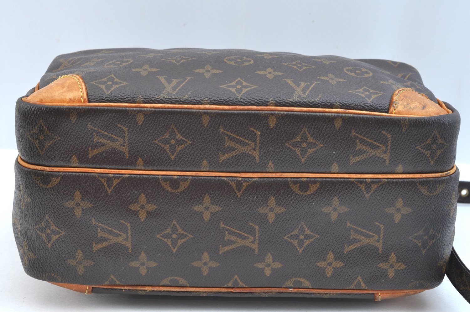 Authentic Louis Vuitton Monogram Nile Shoulder Cross Body Bag M45244 LV K9716