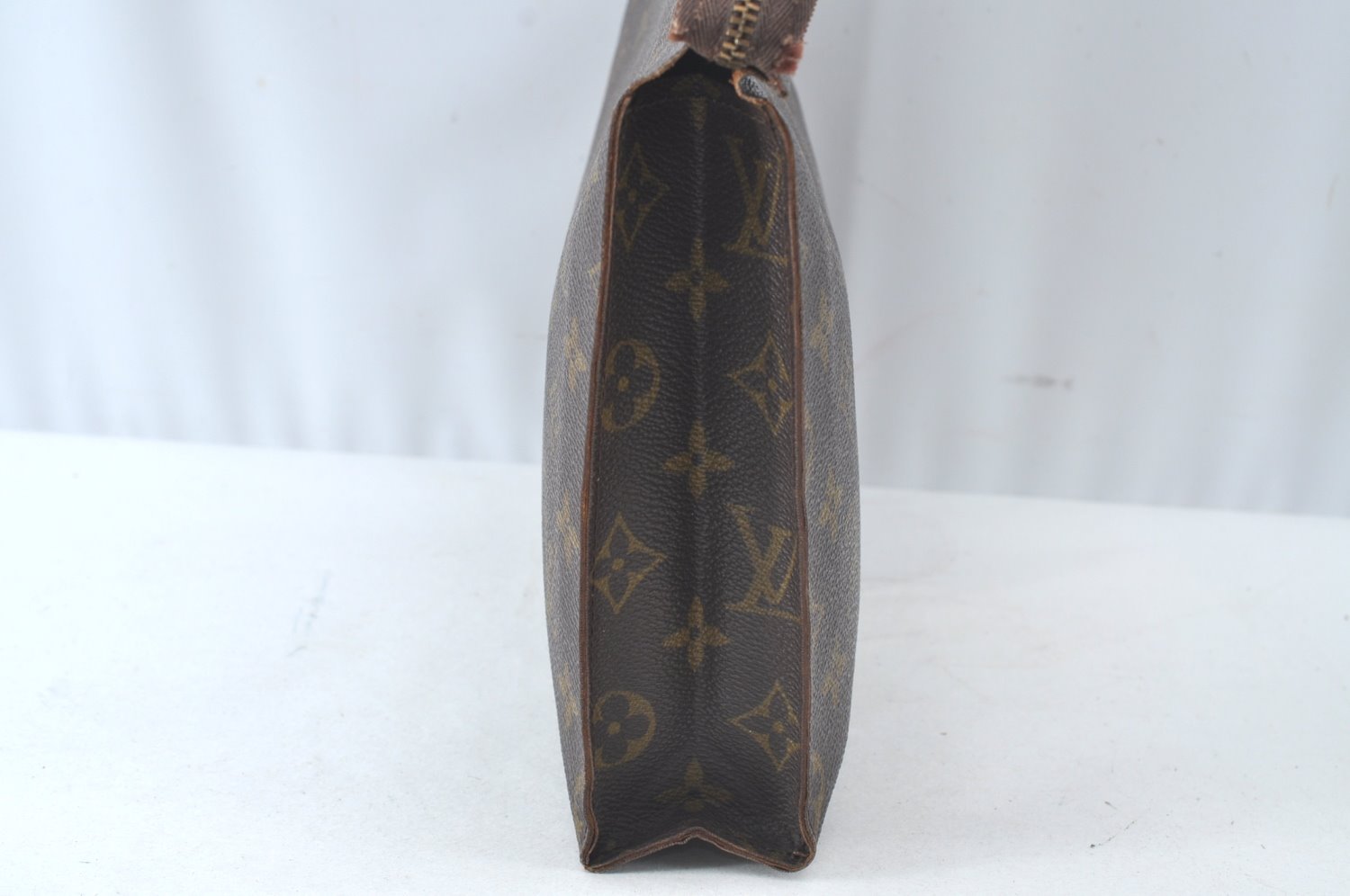 Auth Louis Vuitton Monogram Poche Toilette 26 Cosmetics Pouch Old Model LV K9730