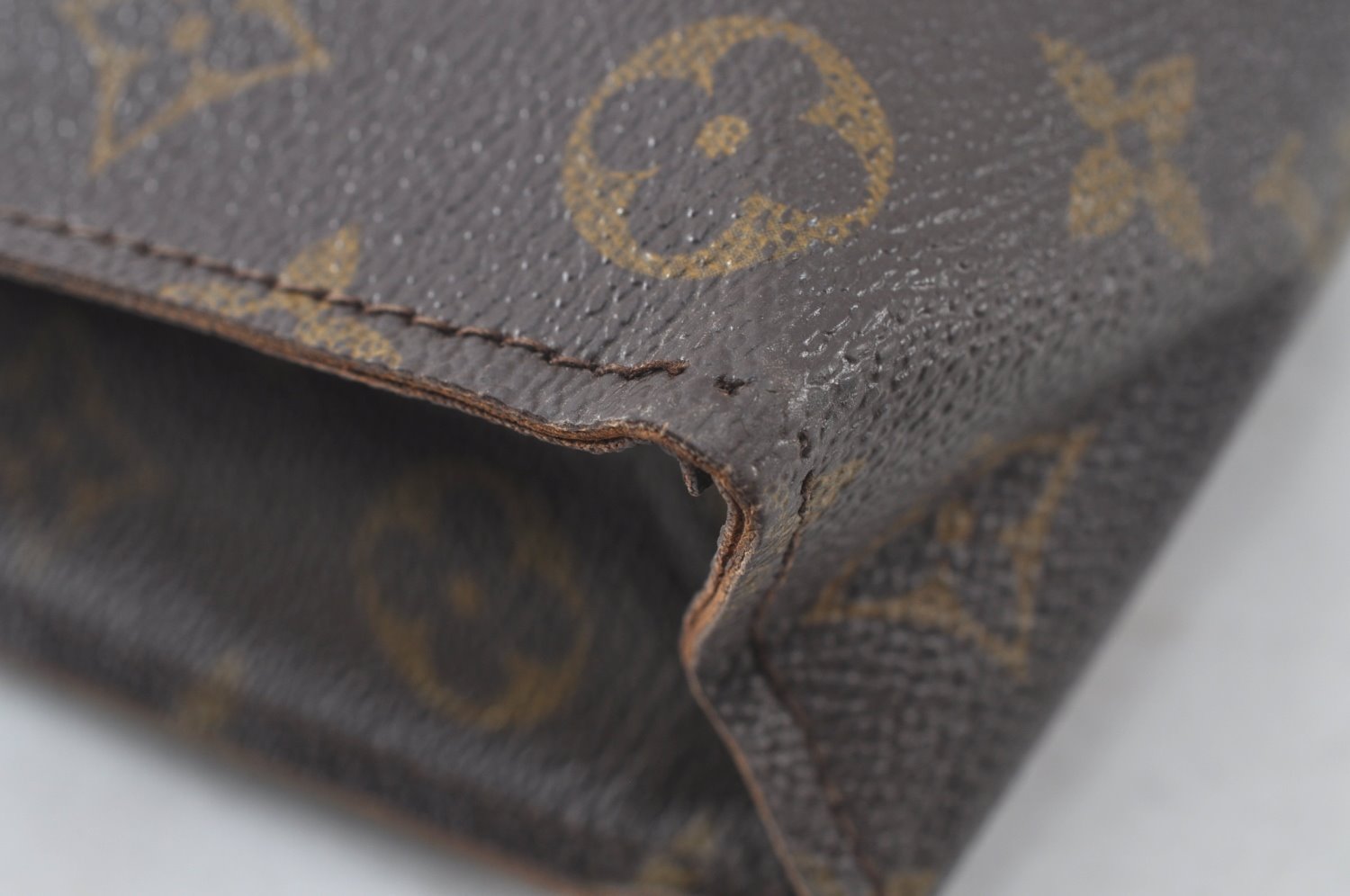 Auth Louis Vuitton Monogram Poche Toilette 26 Cosmetics Pouch Old Model LV K9730