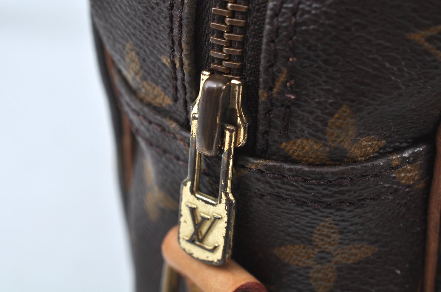 Authentic Louis Vuitton Monogram Nile Shoulder Cross Body Bag M45244 LV K9747