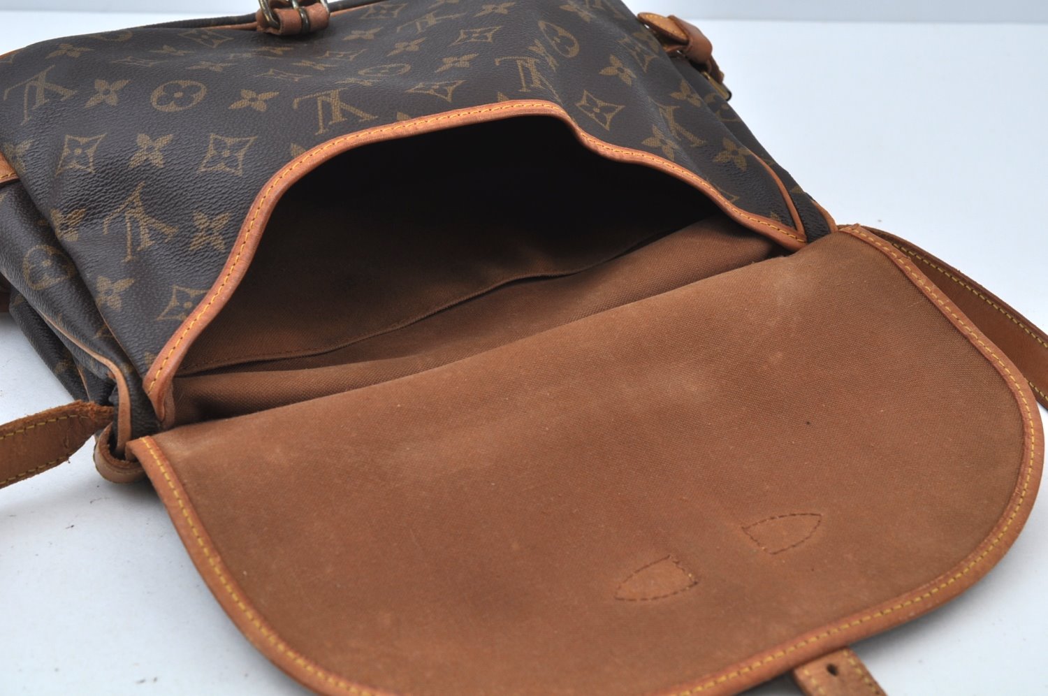 Authentic Louis Vuitton Monogram Saumur 30 Shoulder Cross Bag M42256 LV K9748