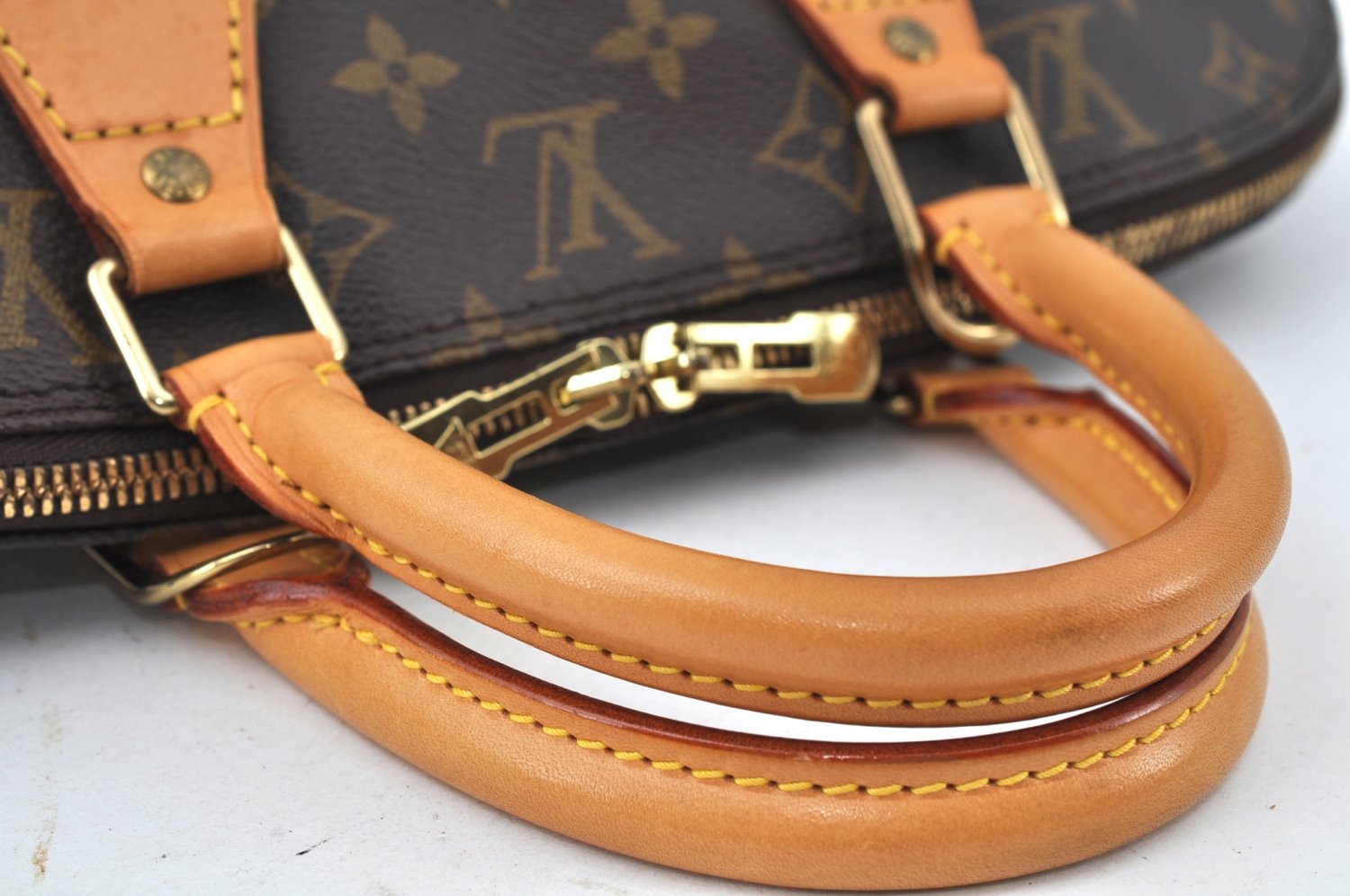 Authentic Louis Vuitton Monogram Alma Hand Bag Purse M51130 LV K9753