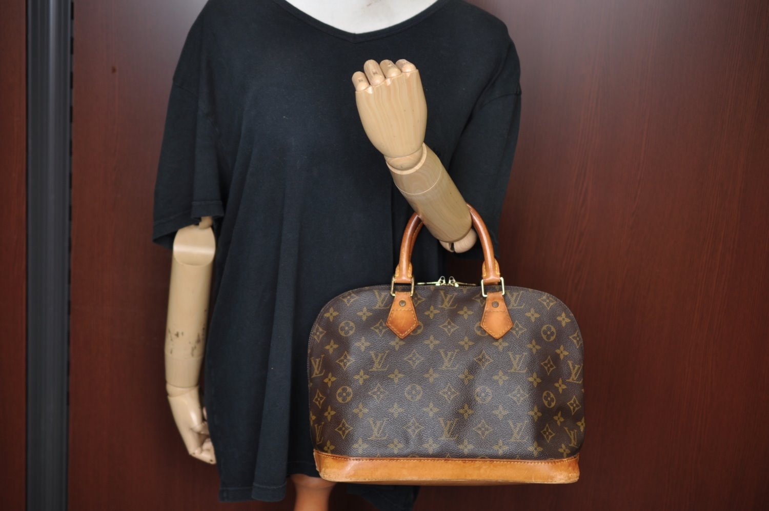 Authentic Louis Vuitton Monogram Alma Hand Bag Purse M51130 LV K9783