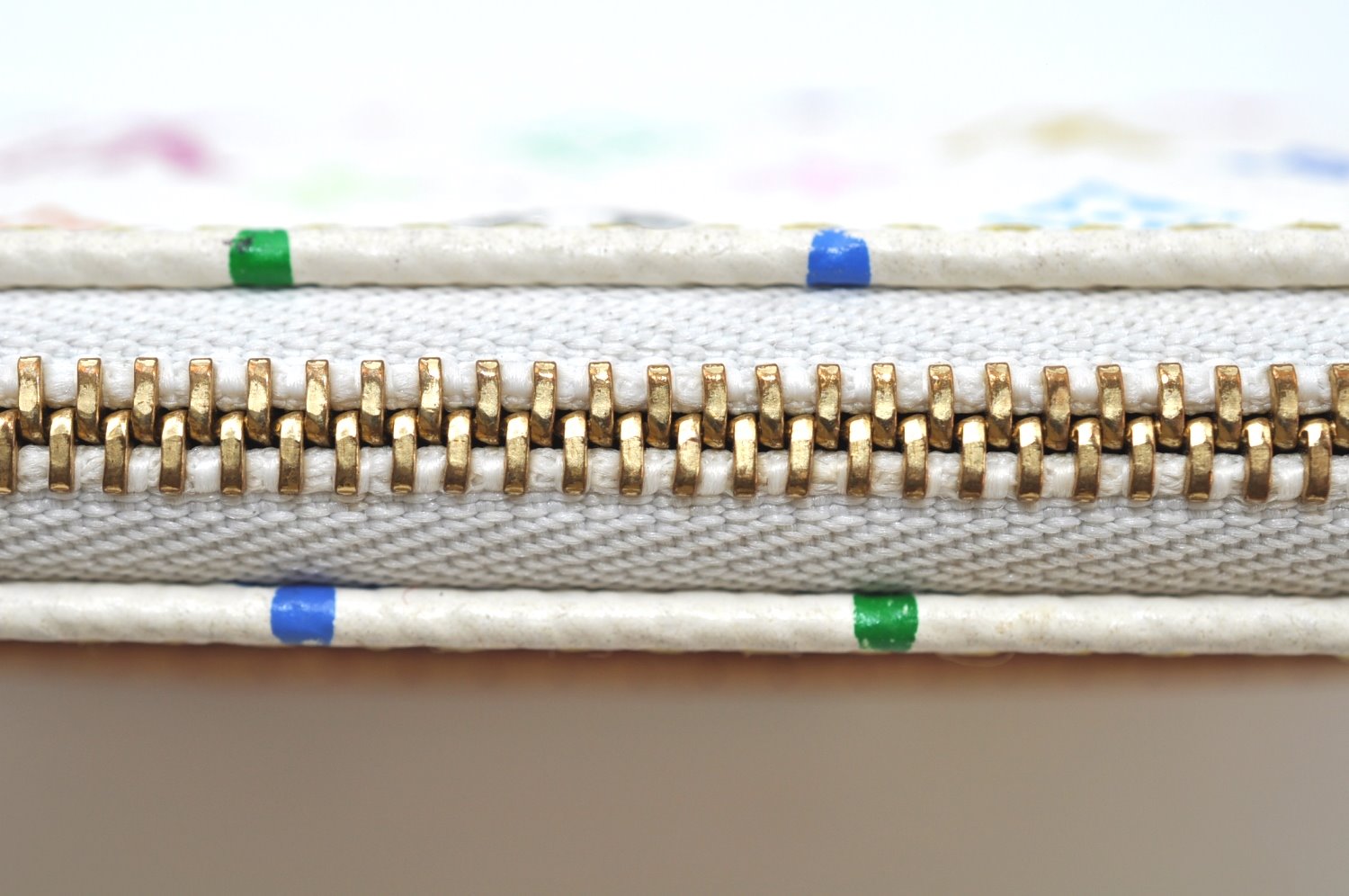 Auth Louis Vuitton Monogram Multicolor Pochette MM Coin Purse M60028 White K9797