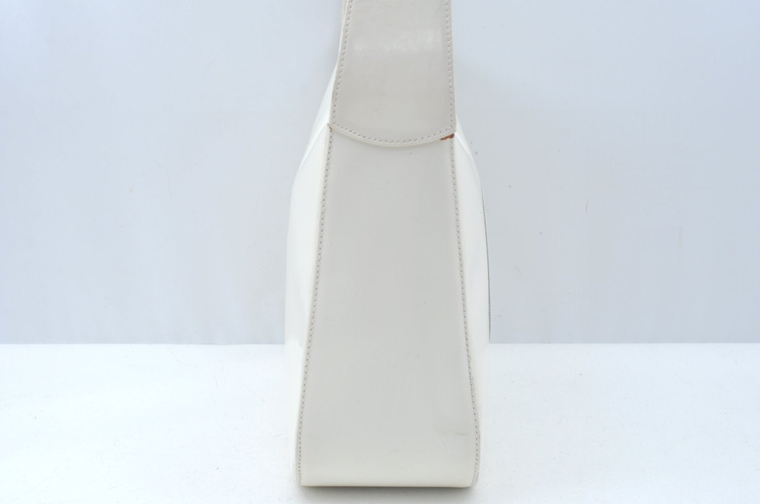 Authentic GUCCI Vintage Shoulder Bag Purse Leather White Junk K9815