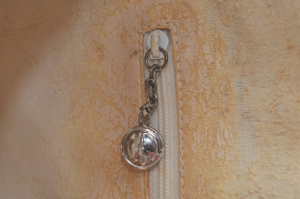 Authentic GUCCI Vintage Shoulder Bag Purse Leather White Junk K9815