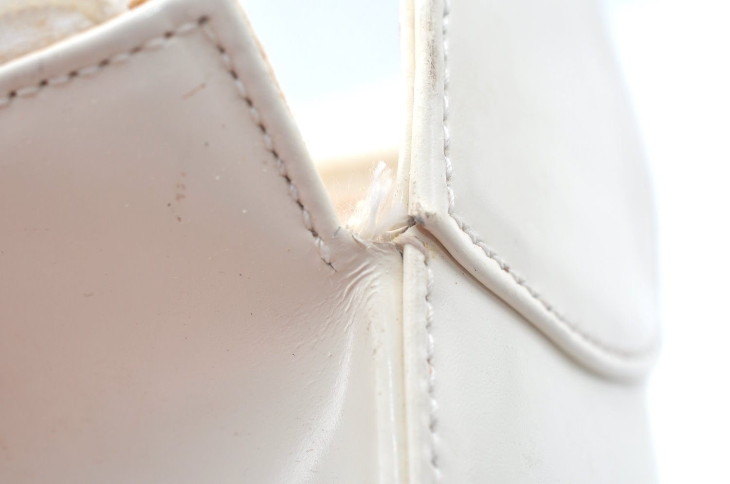 Authentic GUCCI Vintage Shoulder Bag Purse Leather White Junk K9815