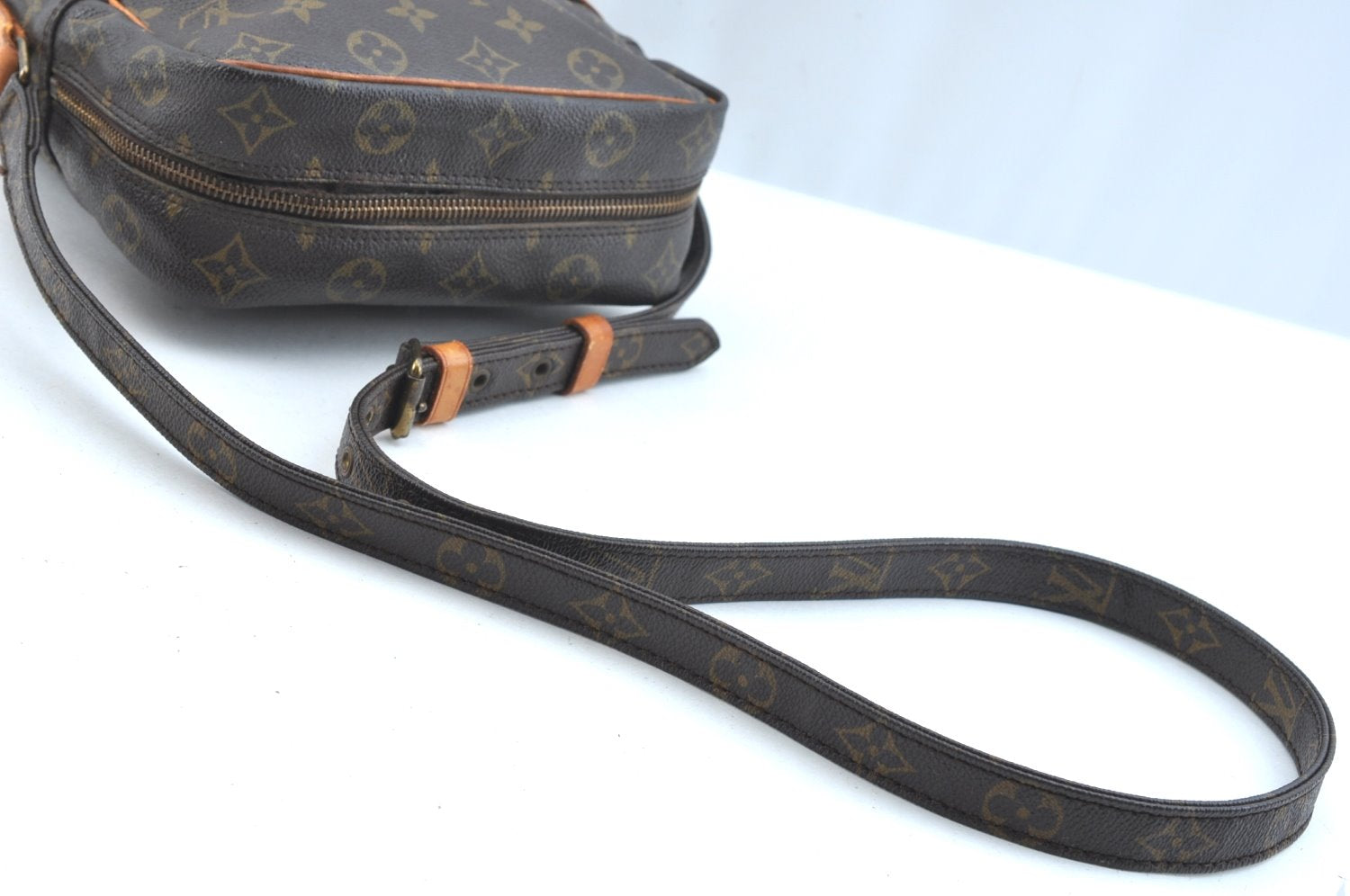 Authentic Louis Vuitton Monogram Danube MM Shoulder Cross Bag M45264 LV K9846