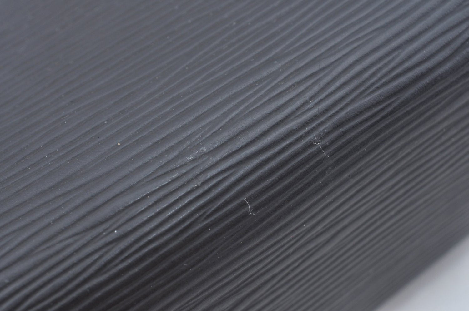 Authentic Louis Vuitton Epi Dauphine MM Pouch Clutch Bag Black M48452 LV K9870