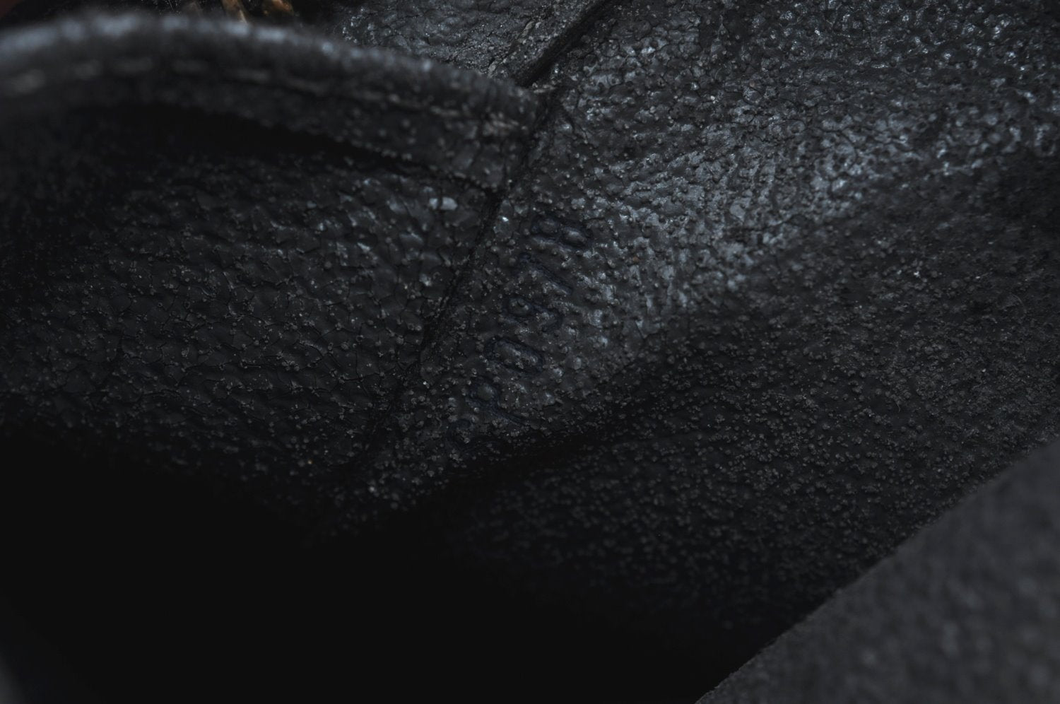 Authentic Louis Vuitton Epi Dauphine MM Pouch Clutch Bag Black M48452 LV K9870