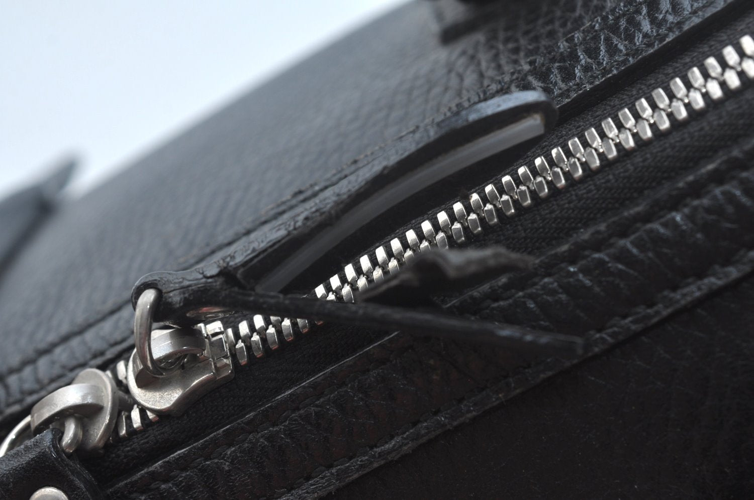 Authentic BURBERRY Vintage Leather Hand Boston Bag Black K9905