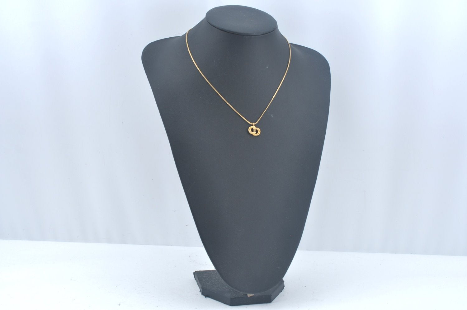 Authentic Christian Dior Gold Tone Chain Pendant Necklace Rhinestone CD K9972