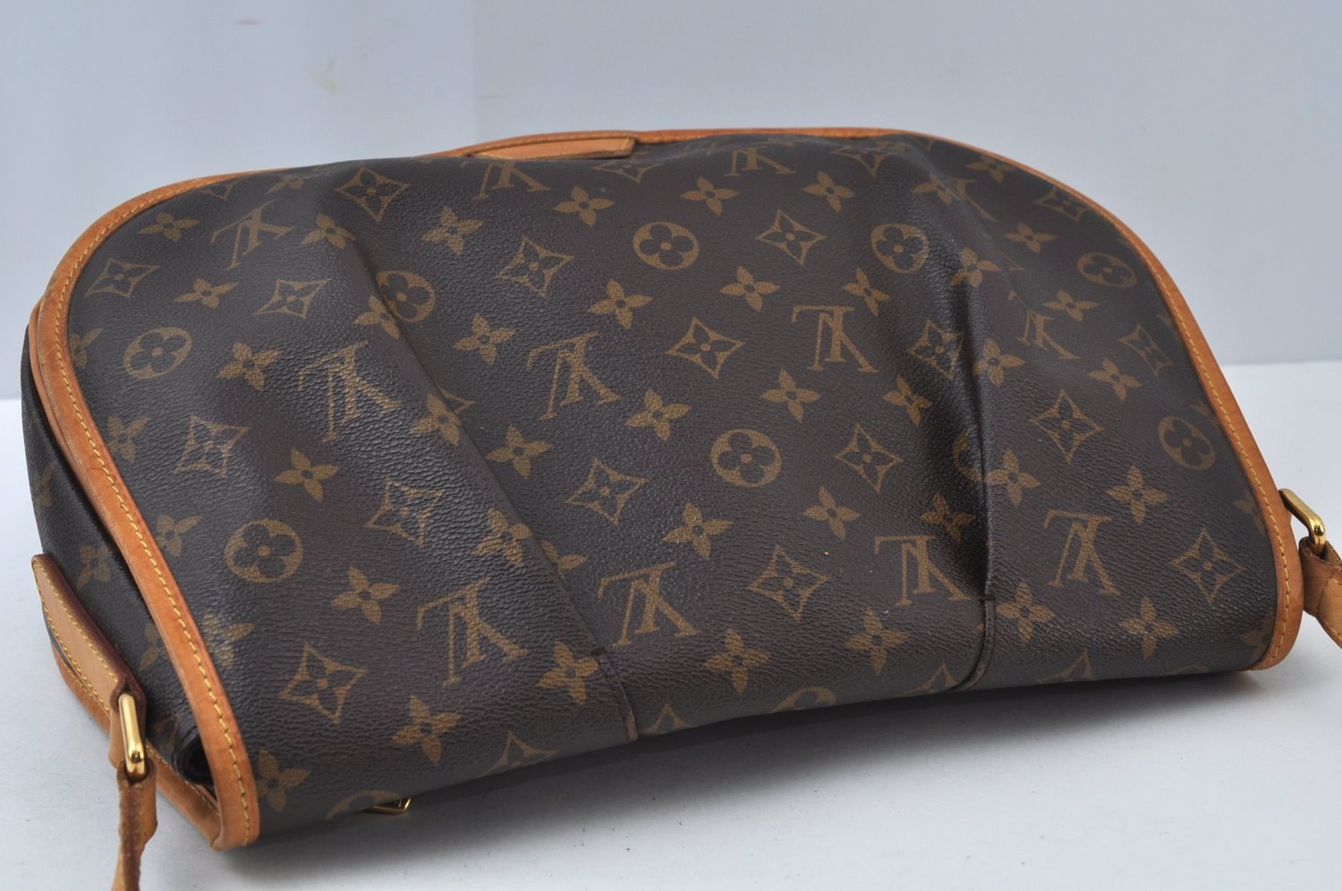 Authentic Louis Vuitton Monogram Menilmontant MM M40473 Shoulder Cross Bag K9974
