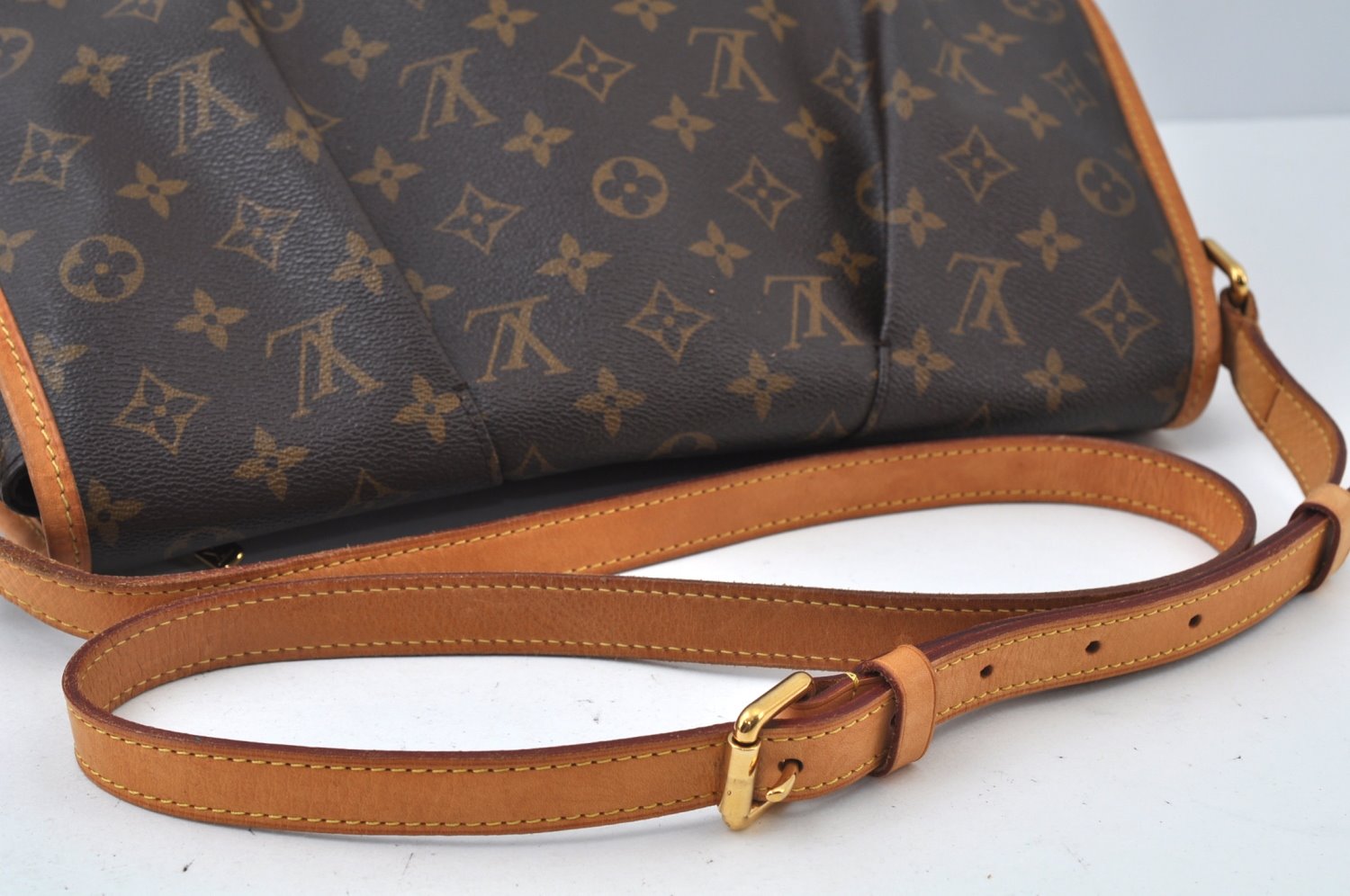Authentic Louis Vuitton Monogram Menilmontant MM M40473 Shoulder Cross Bag K9974