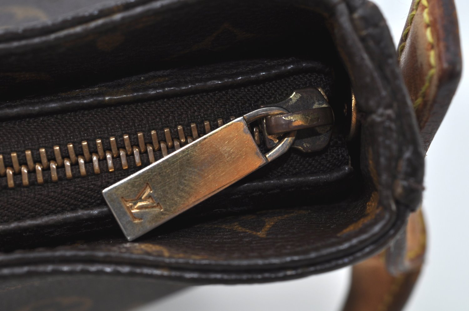 Authentic Louis Vuitton Monogram Looping GM Shoulder Bag M51145 LV K9977