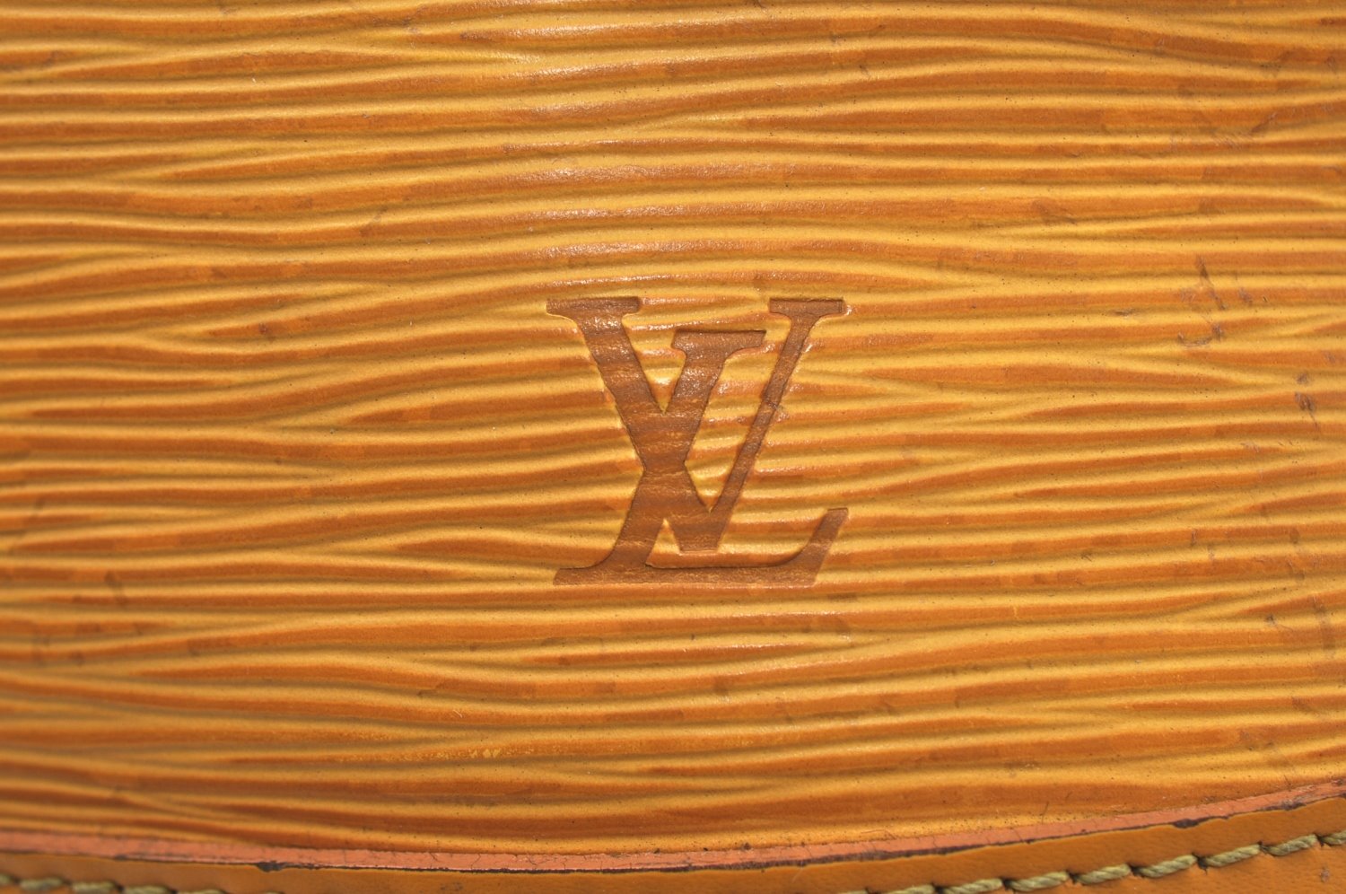 Authentic Louis Vuitton Epi Alma PM Hand Bag Yellow M52149 LV K9991