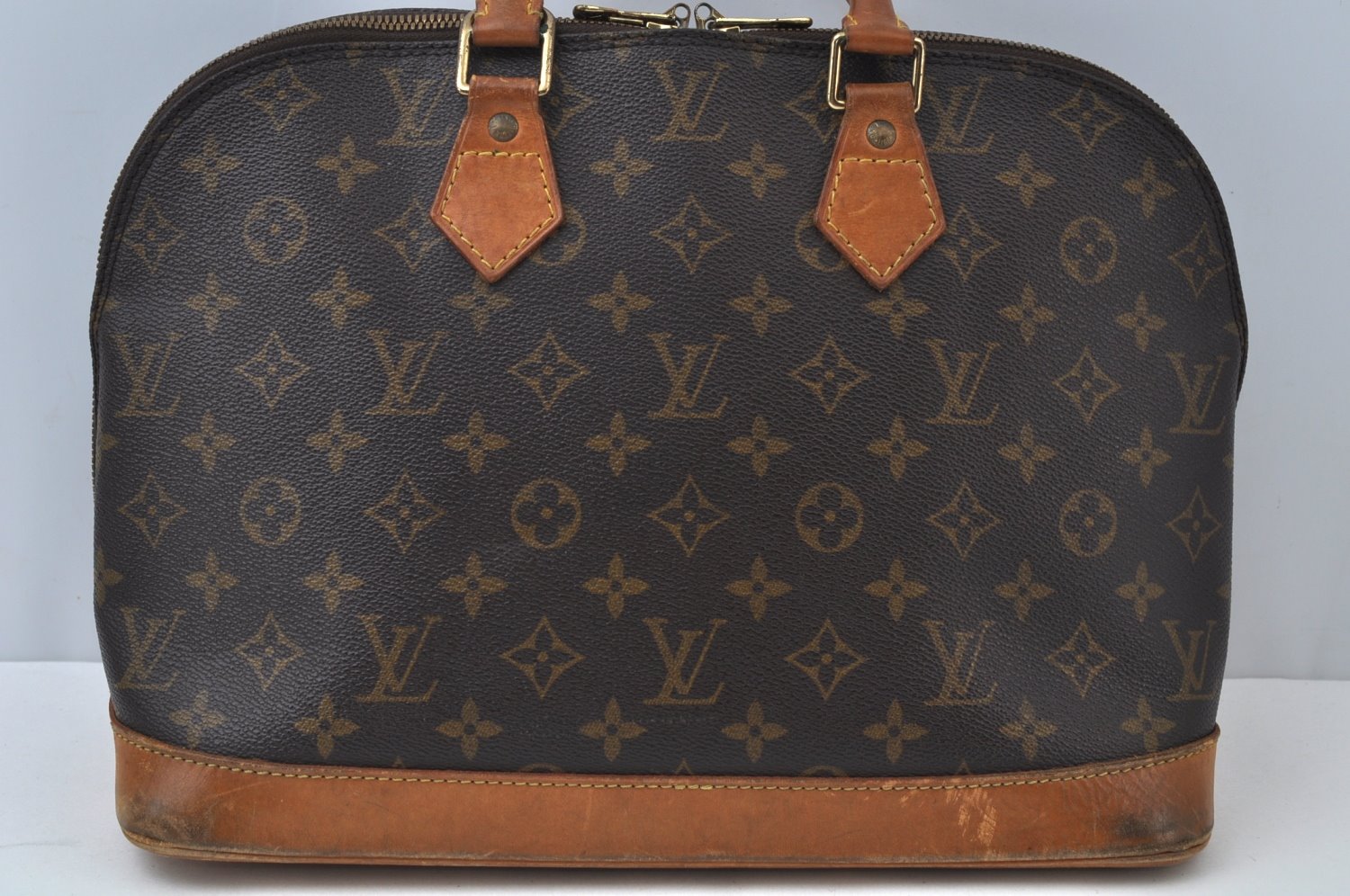 Authentic Louis Vuitton Monogram Alma Hand Bag Purse M51130 LV K9996